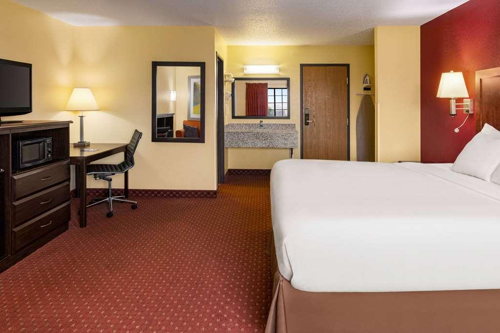 Baymont By Wyndham Cedar Rapids Hotel Værelse billede
