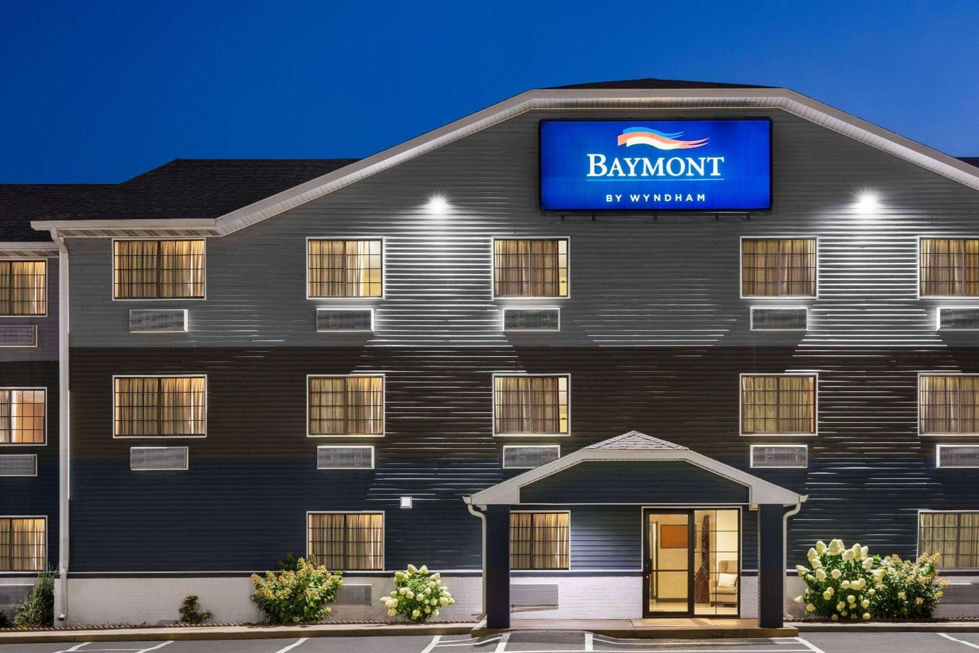 Baymont By Wyndham Cedar Rapids Hotel Eksteriør billede