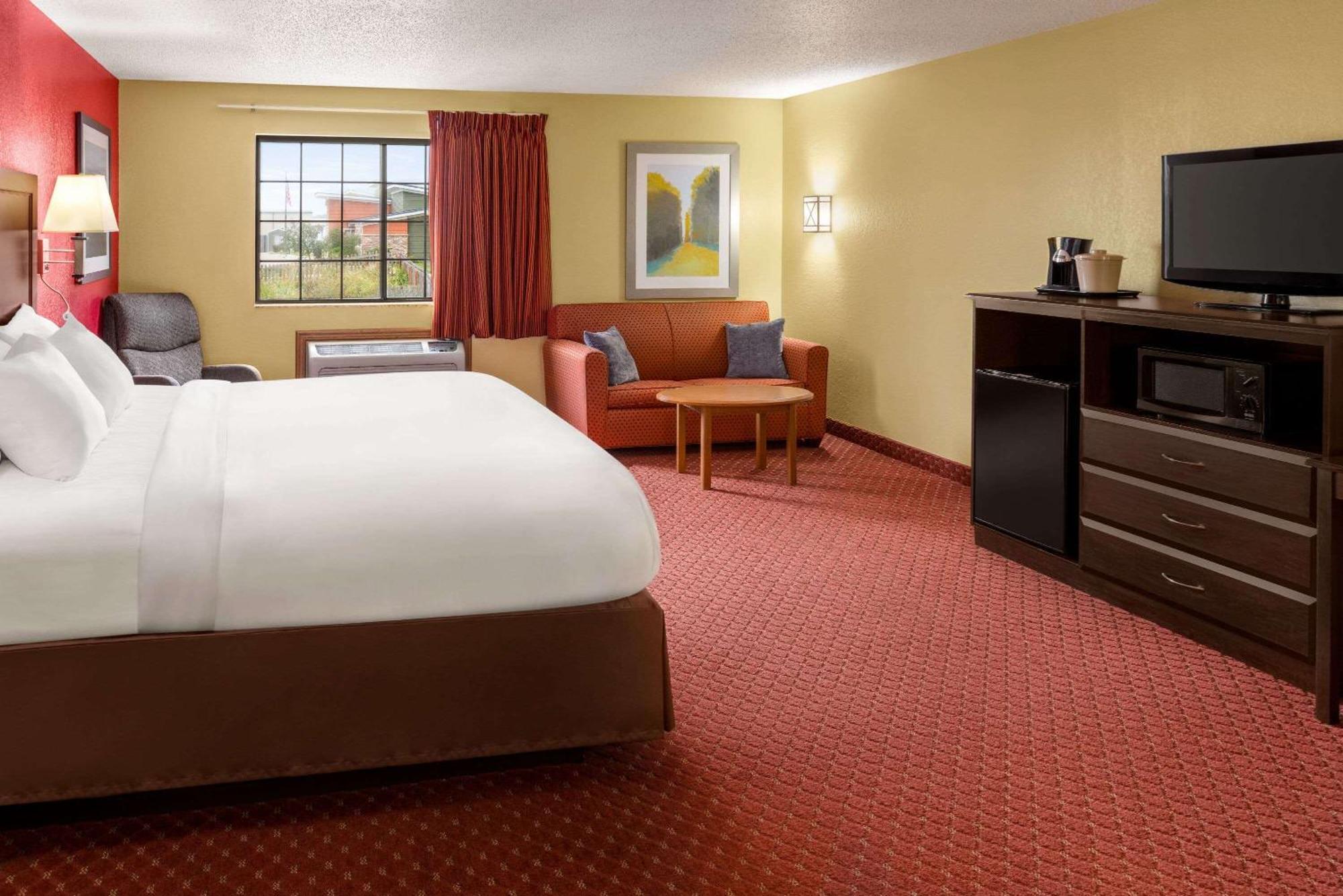 Baymont By Wyndham Cedar Rapids Hotel Eksteriør billede