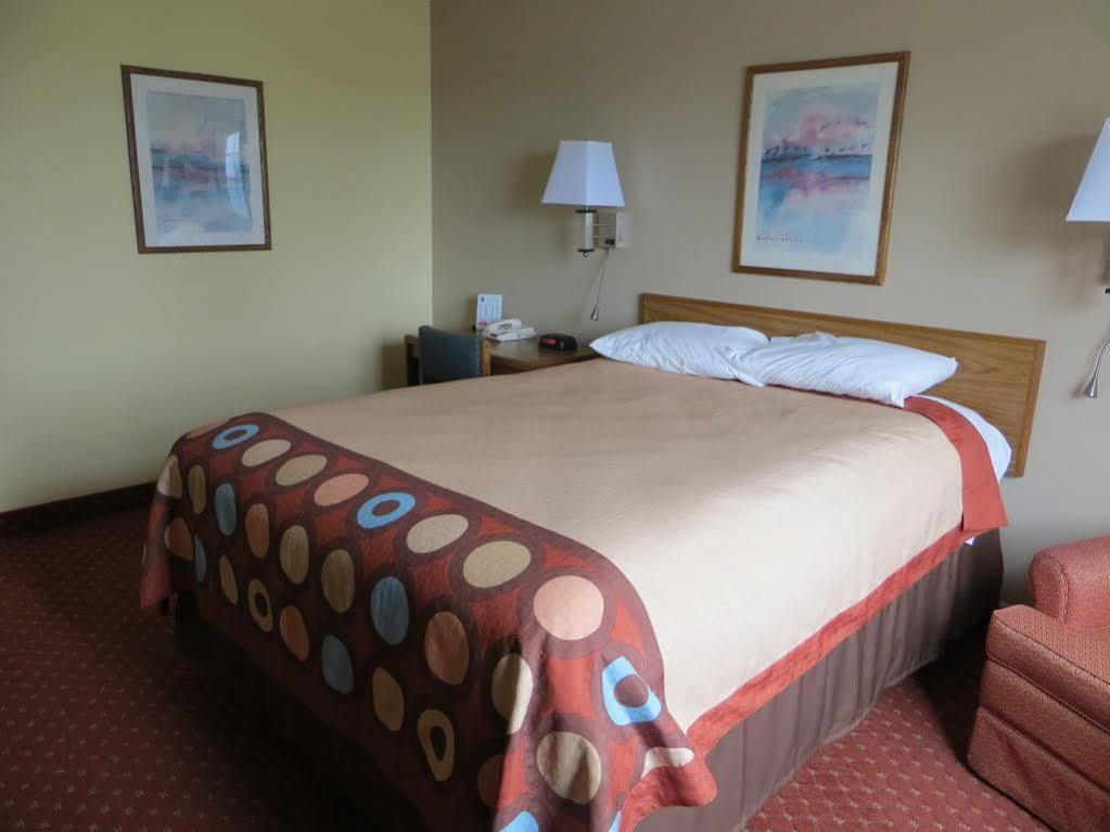 Baymont By Wyndham Cedar Rapids Hotel Eksteriør billede