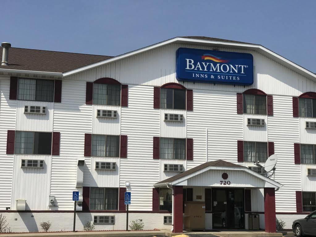 Baymont By Wyndham Cedar Rapids Hotel Eksteriør billede