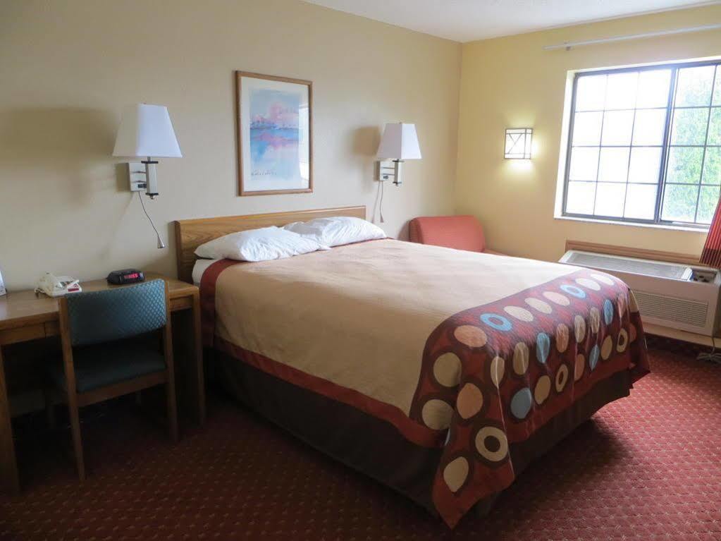 Baymont By Wyndham Cedar Rapids Hotel Eksteriør billede